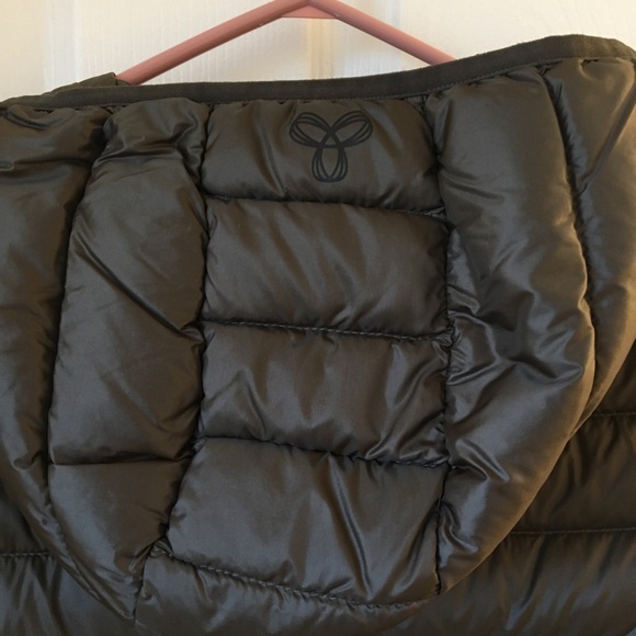 Aritzia TNA Botanie Long Puffer - Picture 4 of 10